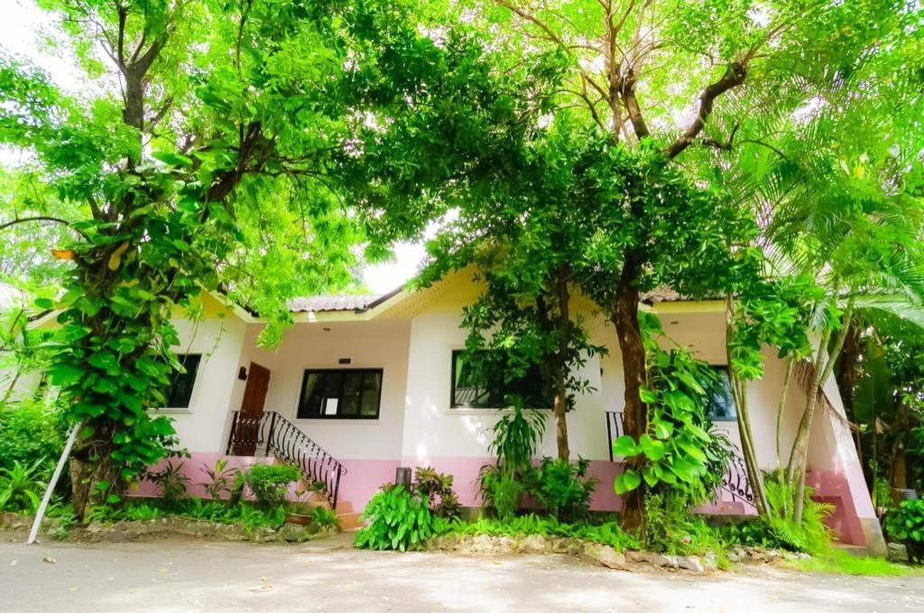 Chayada Garden House And Resort Nakhonratcsaszima Kültér fotó