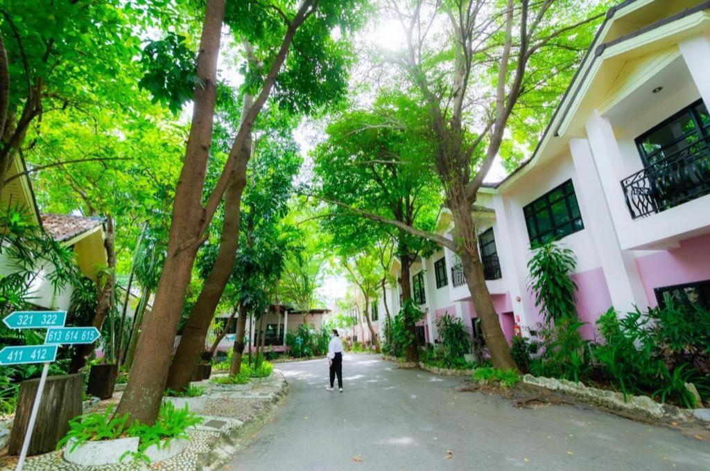 Chayada Garden House And Resort Nakhonratcsaszima Kültér fotó