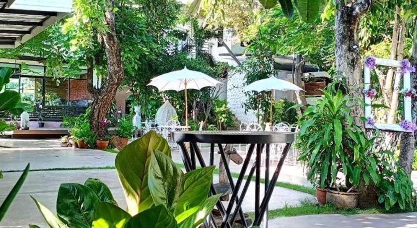 Chayada Garden House And Resort Nakhonratcsaszima Kültér fotó