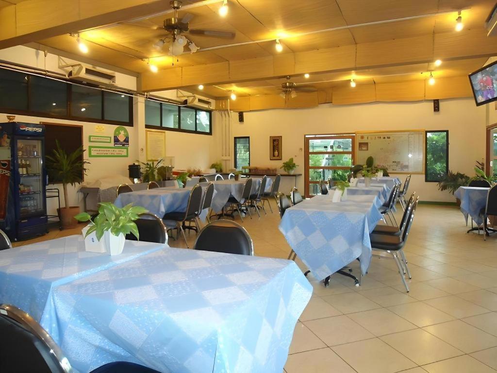 Chayada Garden House And Resort Hotel Nakhonratcsaszima Kültér fotó
