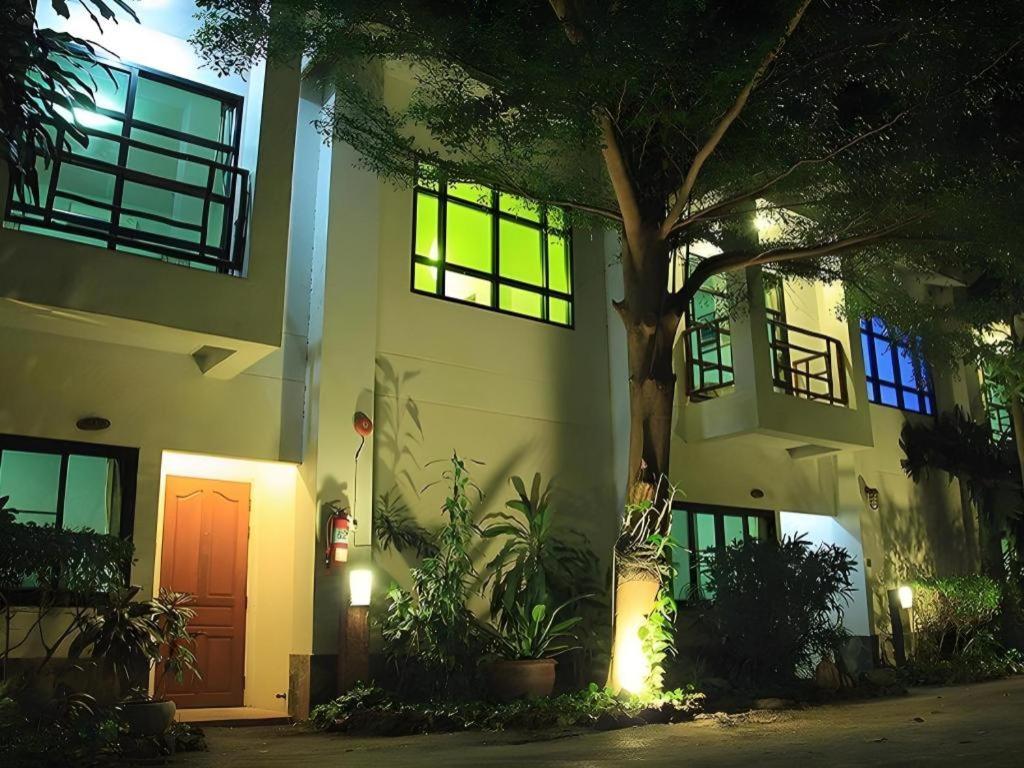 Chayada Garden House And Resort Hotel Nakhonratcsaszima Kültér fotó