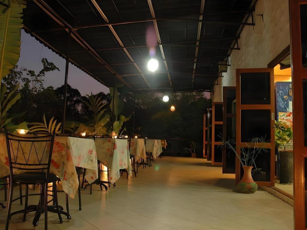 Chayada Garden House And Resort Hotel Nakhonratcsaszima Kültér fotó