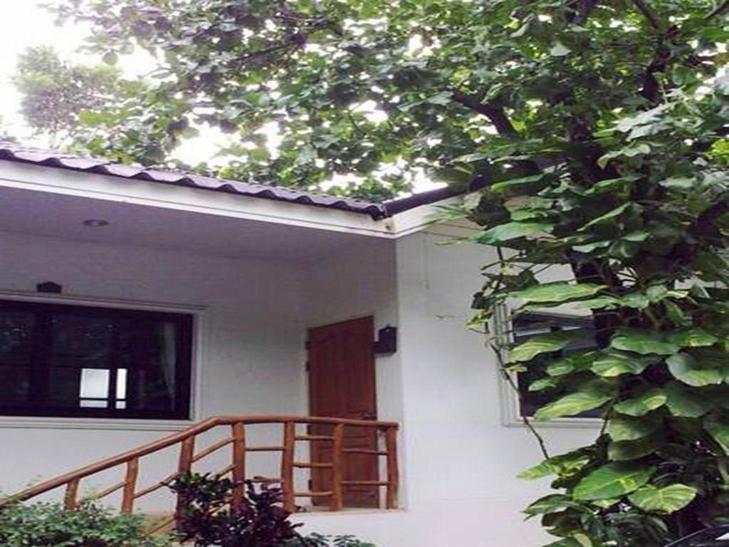 Chayada Garden House And Resort Hotel Nakhonratcsaszima Kültér fotó