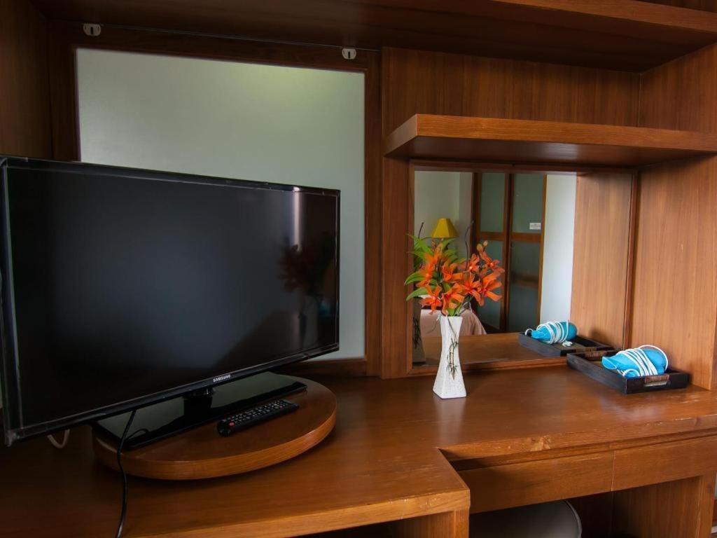 Chayada Garden House And Resort Hotel Nakhonratcsaszima Kültér fotó