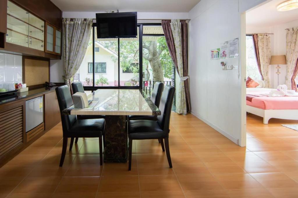 Chayada Garden House And Resort Nakhonratcsaszima Kültér fotó
