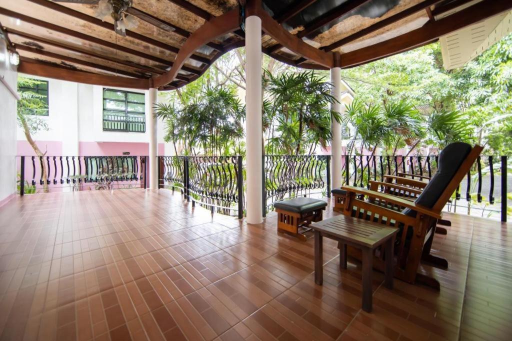 Chayada Garden House And Resort Nakhonratcsaszima Kültér fotó