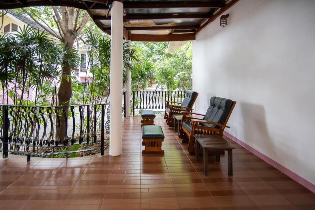 Chayada Garden House And Resort Nakhonratcsaszima Kültér fotó