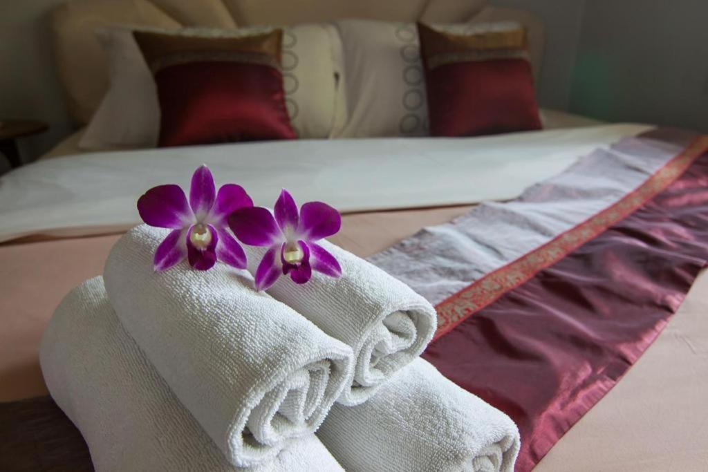Chayada Garden House And Resort Hotel Nakhonratcsaszima Kültér fotó